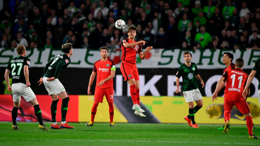 赛事中占据 赛事中占据