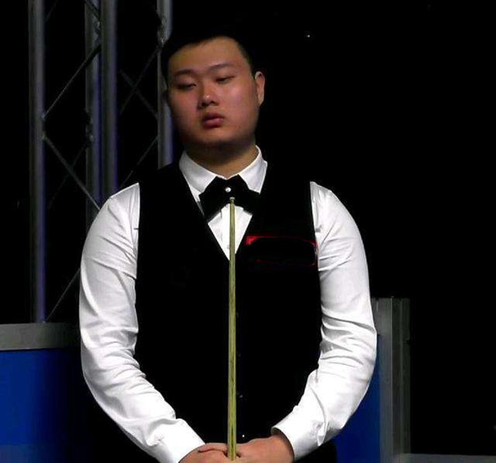 米兰26／27赛季球衣曝光：主场回归传统，二客粉黑搭配